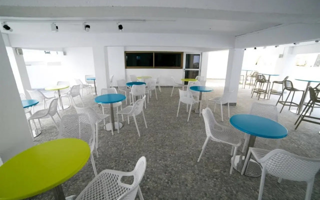 Flora Maria Hotel & Annex Apartments