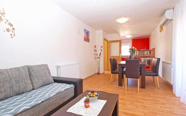 Apartments Mala Vala 1332