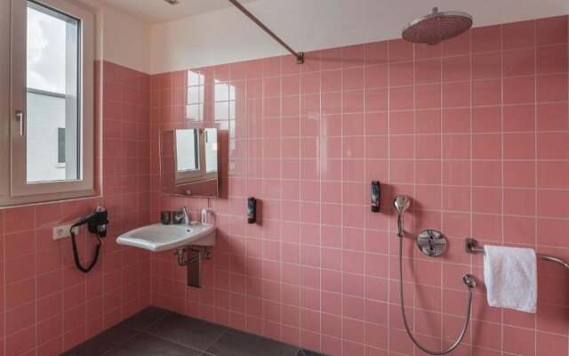 Holiday Inn, the niu - Loco Munich North by IHG