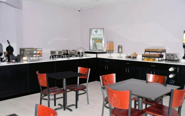 Clarion Pointe Jacksonville near Camp Lejeune