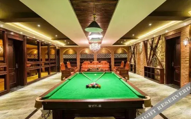 Zhongjin International Business Hotel (Weifang Railway Station North Square Taihua City)