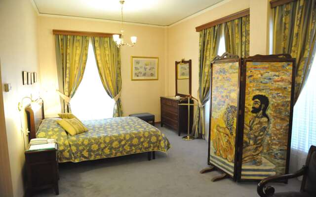 Rex Hotel