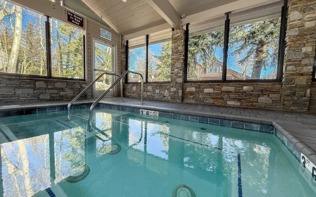 Snowcreek Iv #594 3 Bedroom Condo