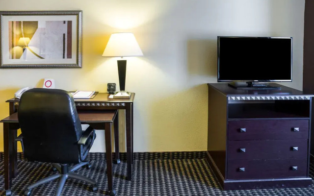 Comfort Suites