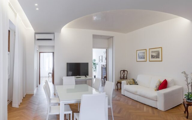 Luxury Apartment On Grand Canal
