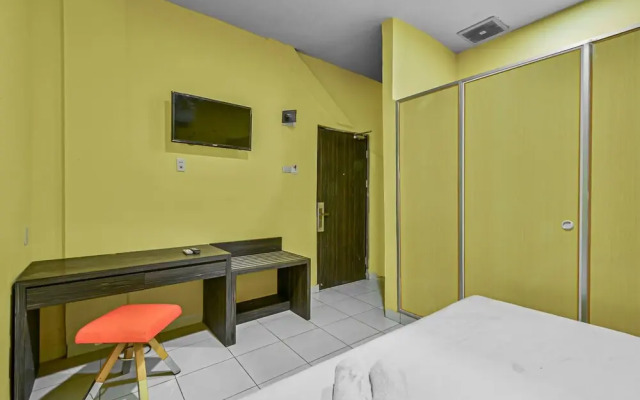 OYO 90259 Apollo Inn