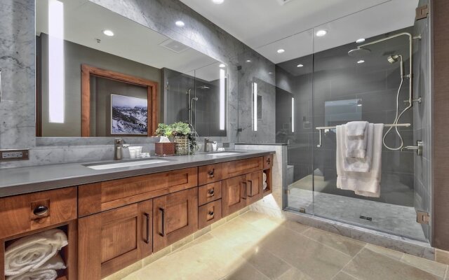 LuxuryÂ 4br  Steps From Heavenly Village & Gondola 4 Bedroom Condo by RedAwning