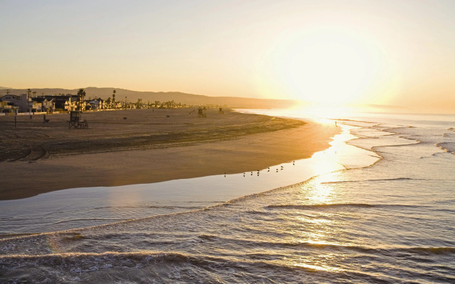 Holiday Inn Express Newport Beach by IHG