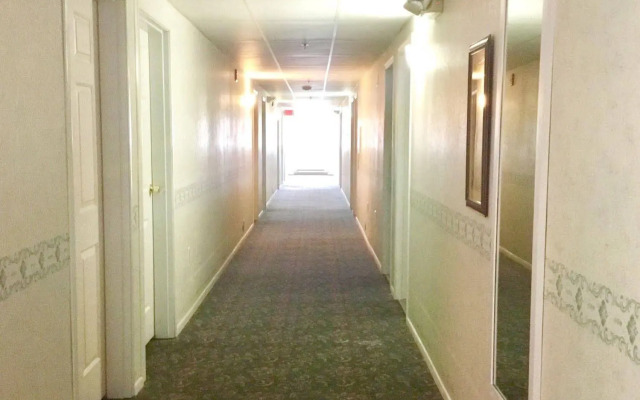 Mountain Host Motor Inn