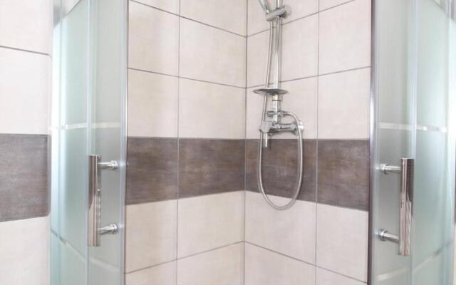 Appartement Balaruc-les-Bains, 1 pièce, 2 personnes - FR-1-553-23