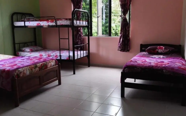 Baan Tanyong B&B