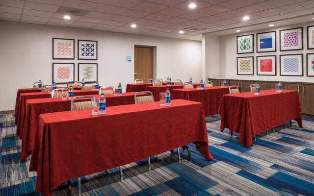 Holiday Inn Express Hotel & Suites Tampa-Anderson Rd/Veteran, an IHG Hotel