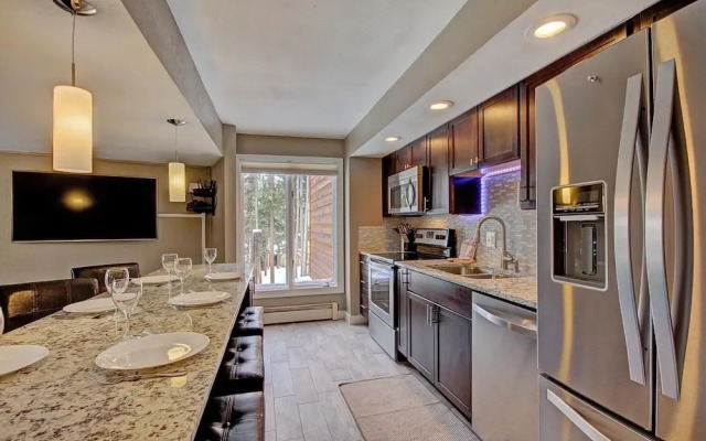 Peak 8 Ge E35 2 Bedroom Condo by RedAwning
