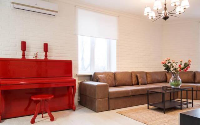 Lotos for You Apartments 2, RED PIANO