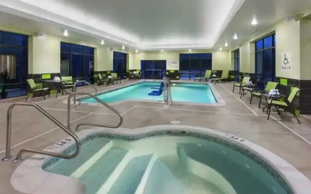 Hampton Inn & Suites Williamsport-Faxon Exit