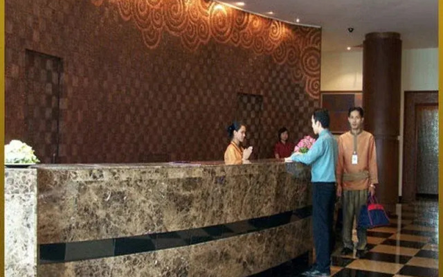 Sri U-Thong Grand Hotel