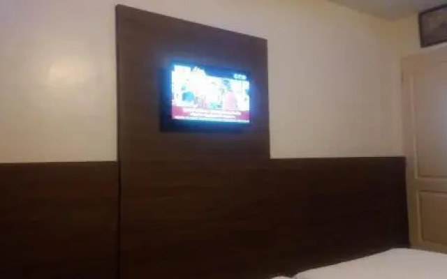 Poorna Lodge by OYO Rooms