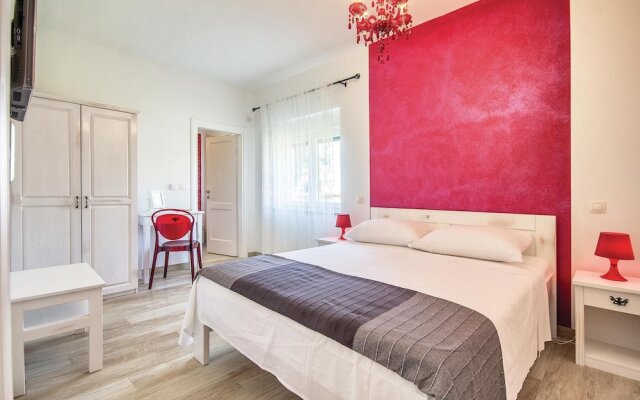 Awesome Home in Premantura With Wifi and 5 Bedrooms