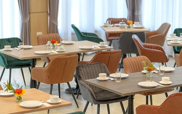 Avarin Resort