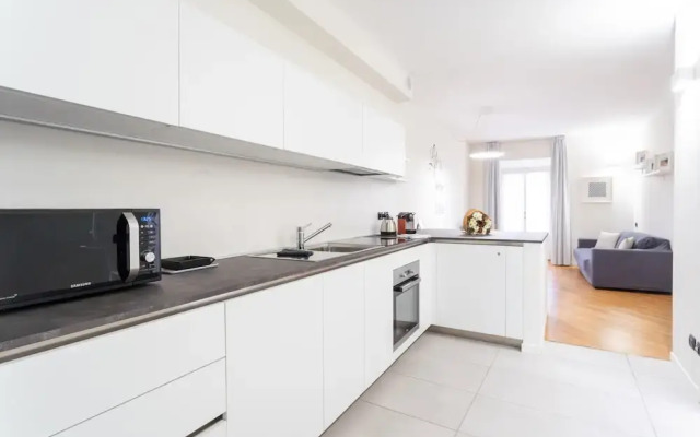 White Flat in Como City Center
