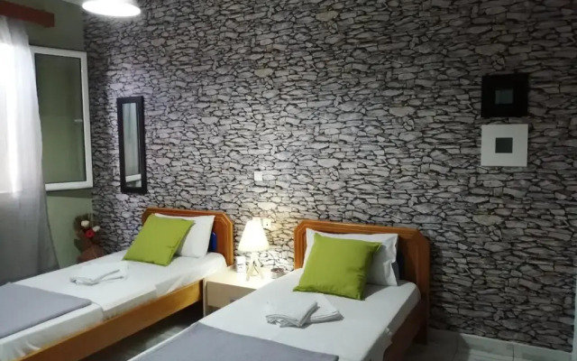 Hotel Efyra