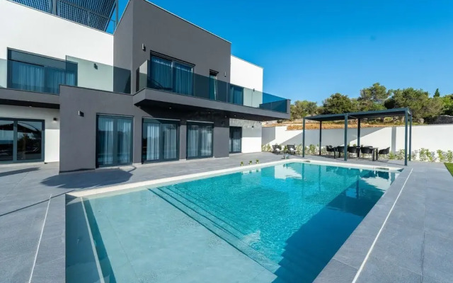 Villa Aria