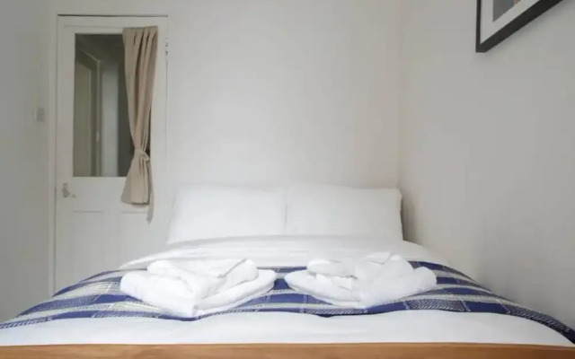 Central 2 Bedroom Flat In Edinburgh