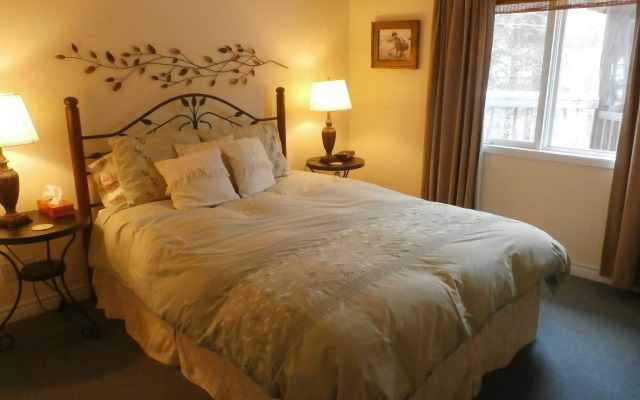 A Wymbolwood Beach House Bed & Breakfast
