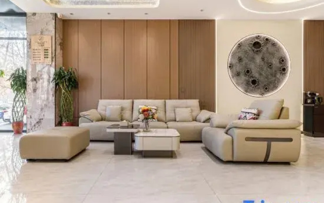 Quangong Hotel