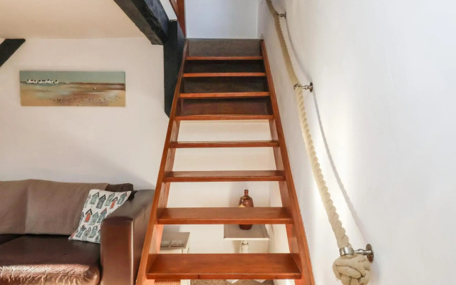 2 Greensleeves, Benhall