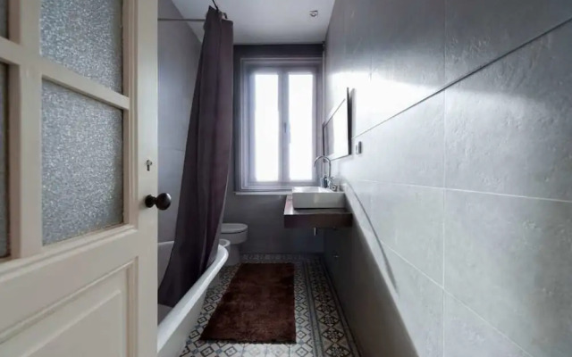 3br D.Luis Bridge House & Terrace by Guestready