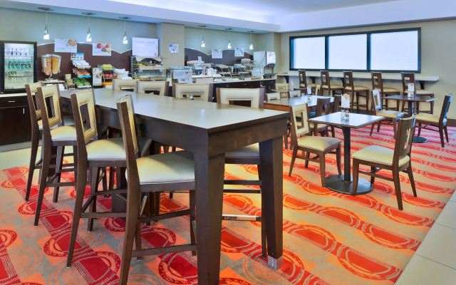 Holiday Inn Express Harrisburg I-81 – Hershey by IHG