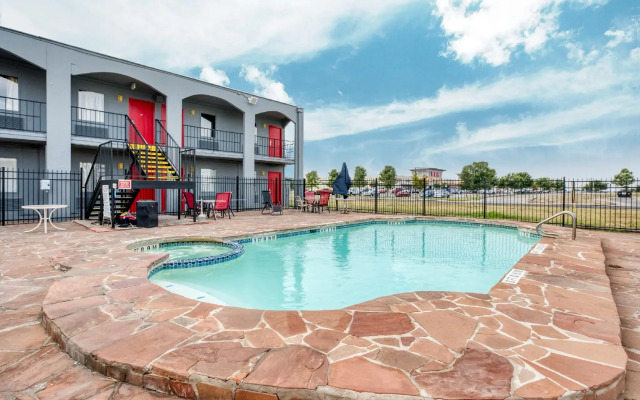 OYO Hotel San Antonio Lackland Air Force Base West