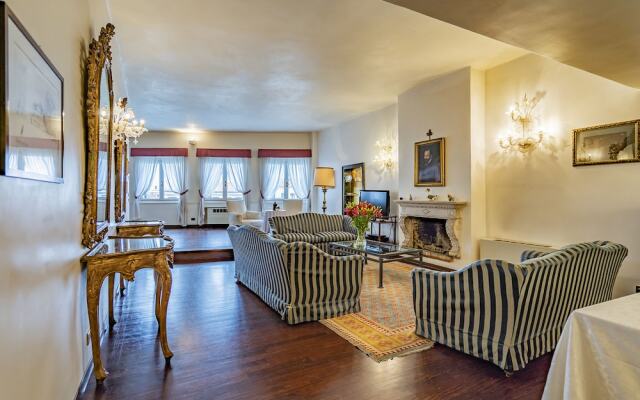 Ca' del Mercante Grand Canal