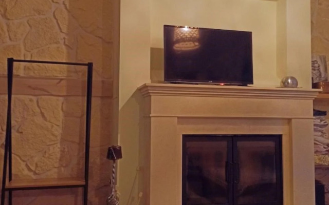 Stone suite