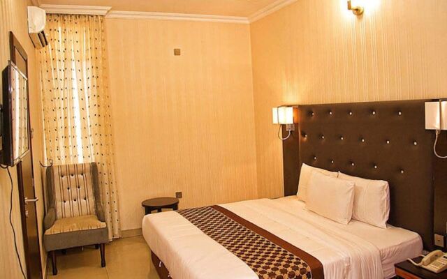 Lakeem Suites - Agboyin Surulere