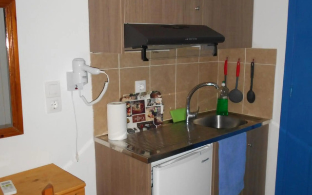 Studios Apartments Kapetanios
