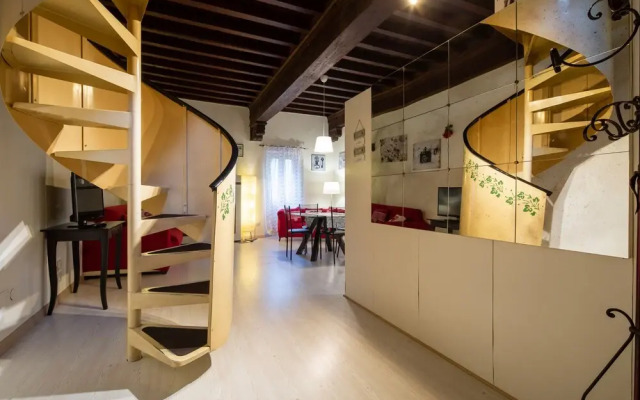 Santa Trinita Apartment