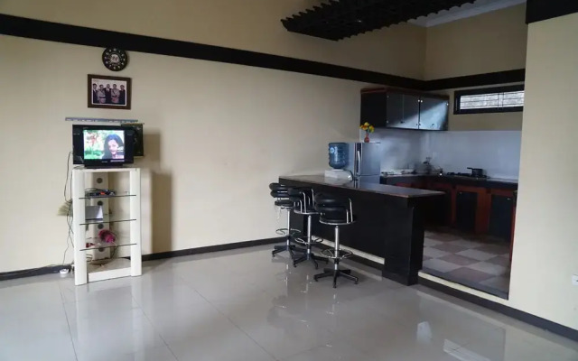 Aldeoz Ciater Cikole Villa Subang
