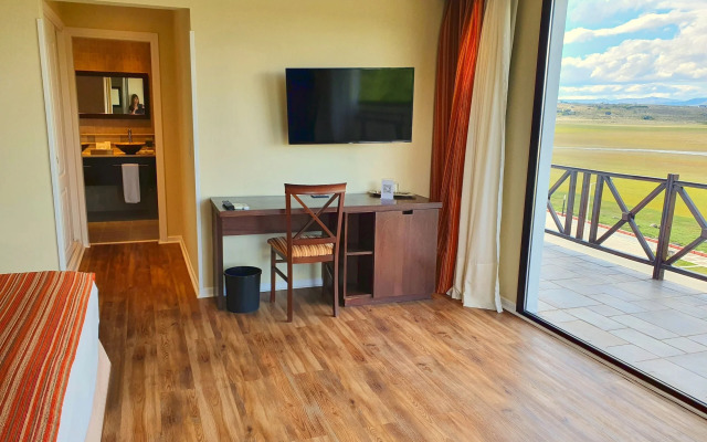 Xelena Hotel & Suites