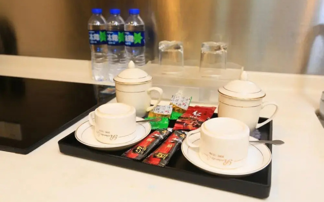 YOYO International Apartment