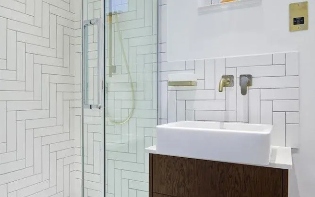 Sonder Kensington Town House