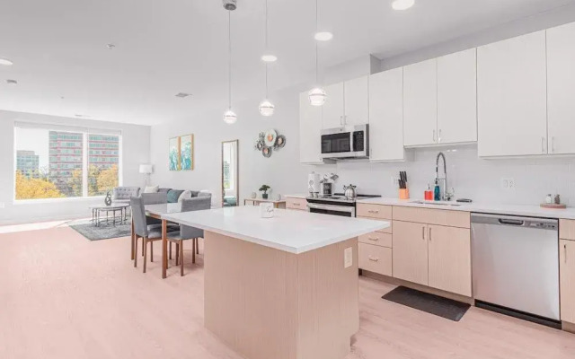 Lavish Retreat City Views DC