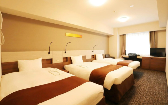 Smile Hotel Premium Osaka Hommachi