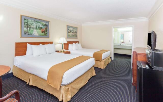 Super 8 Dalton/Convention Center Area