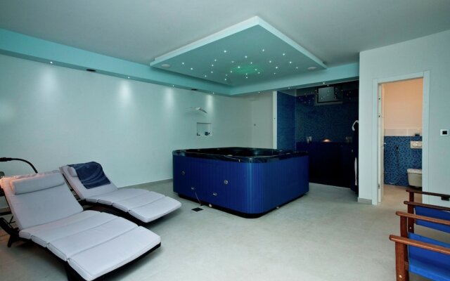 Modern Apartment with Private Pool in Split