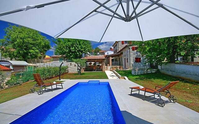 Beautiful Villa in Dracevac With Swimming Pool