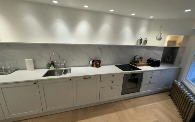 Centrally Located, Stunning 3bed 2bath, SE1