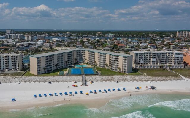 Holiday Surf and Racquet Club 412