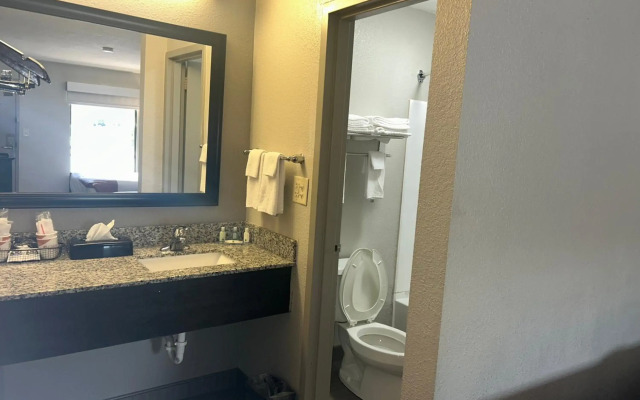 Quality Inn Mt. Pleasant - Charleston